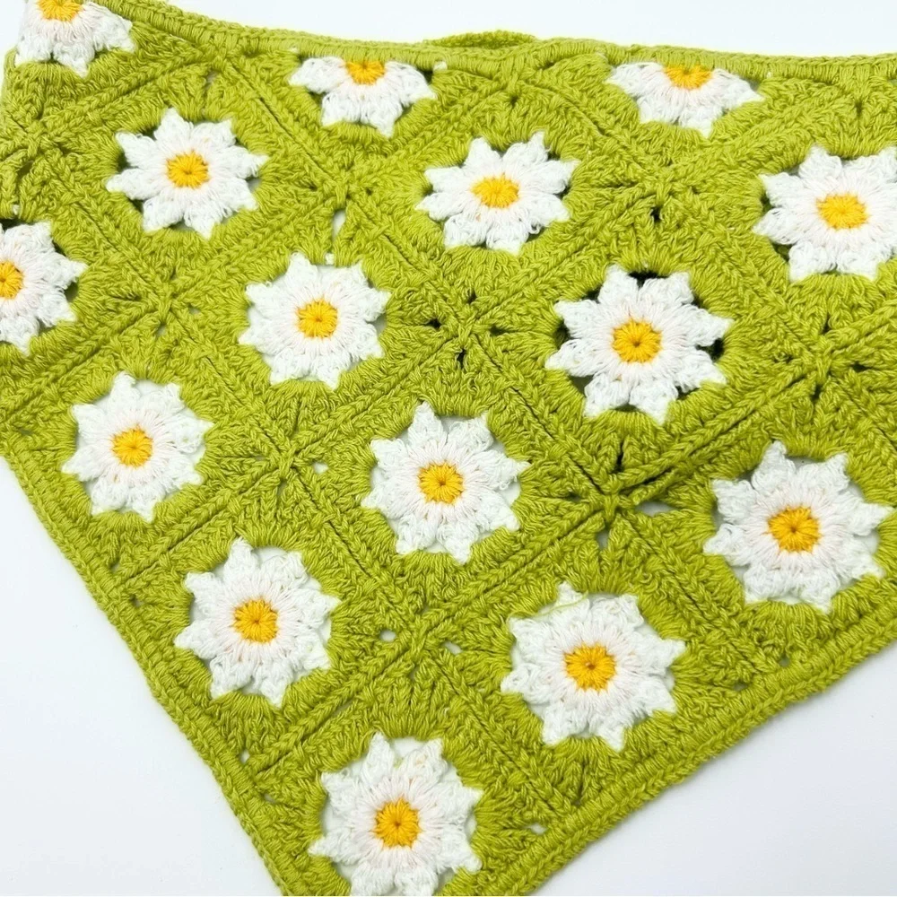 New Handmade Crochet Knitted Green Daisy Floral Triangle Headband One Size